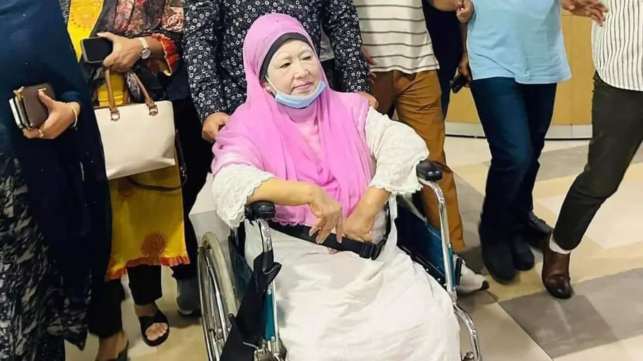 অবশেষে উন্নত চিকিৎসার জন্য বিদেশে যাচ্ছেন খালেদা জিয়া